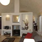 M Villa *